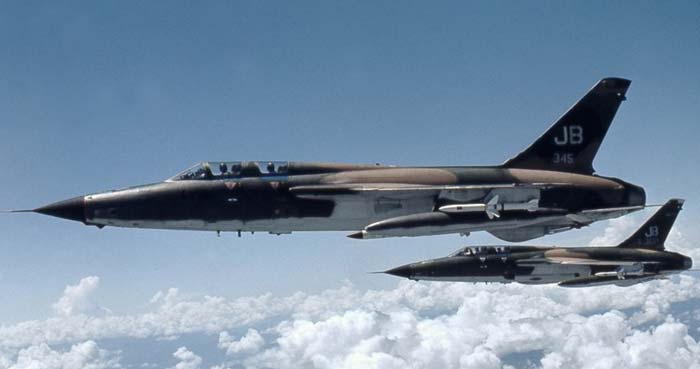 �����������-�������������� F-105 Thunderchief